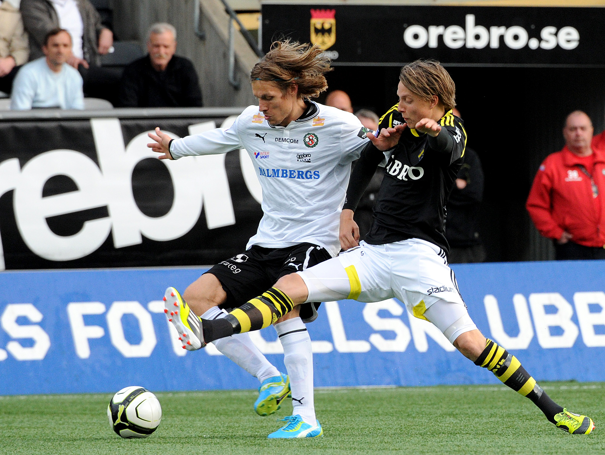 Örebro kämpade till sig en poäng på övertid mot AIK.