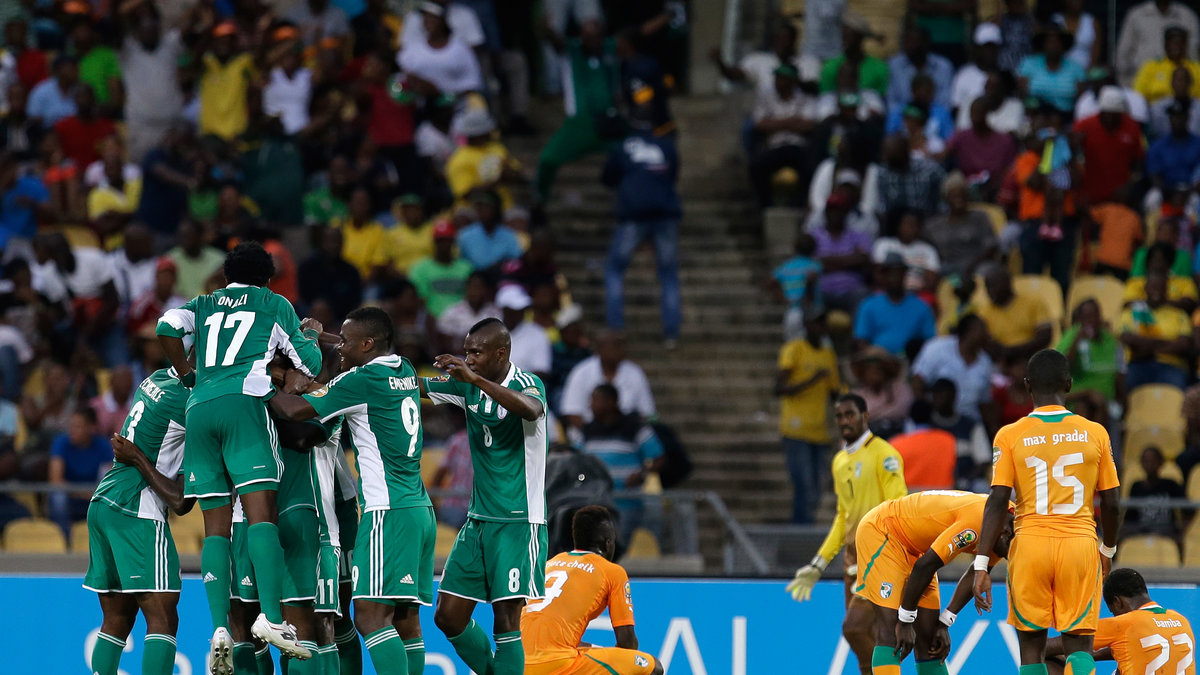 Nigeria är på god väg att ro hem "moroten" också. De slog ut storfavoriterna Elfenbenskusten under söndagen och är i semifinal nu. 