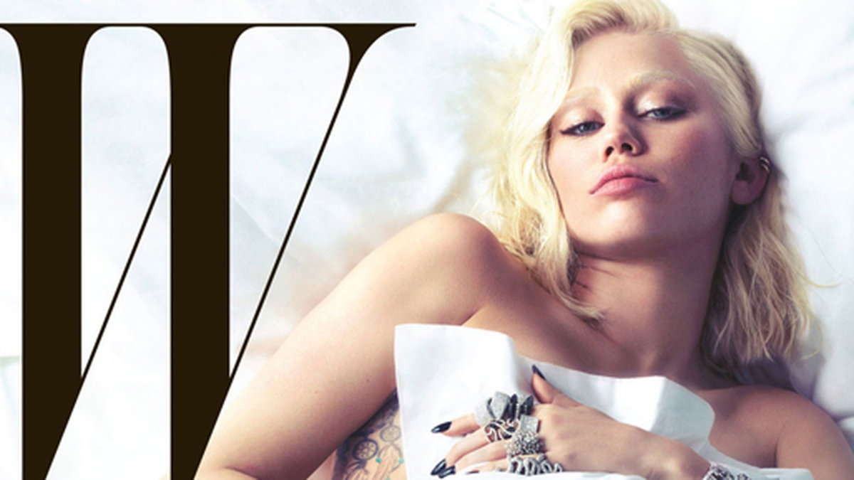 Miley Cyrus på omslaget till W. 