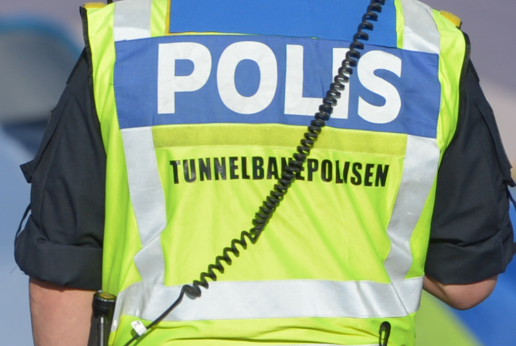 Polisen var på plats, oklart dock var Stoxa t-bana ligger bara. Polisen var på plats, oklart dock var Stoxa t-bana ligger bara.