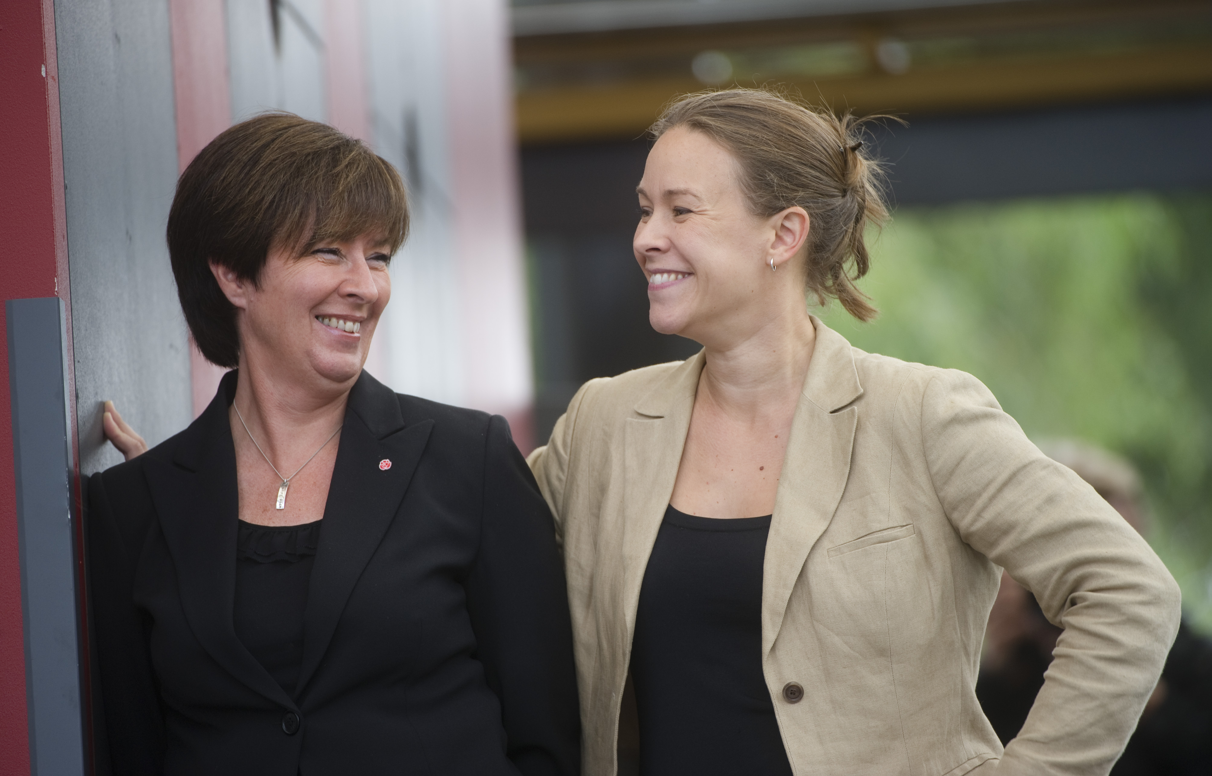 Mona Sahlin och Maria Wetterstrand gör sina sista framträdanden som partiledare.