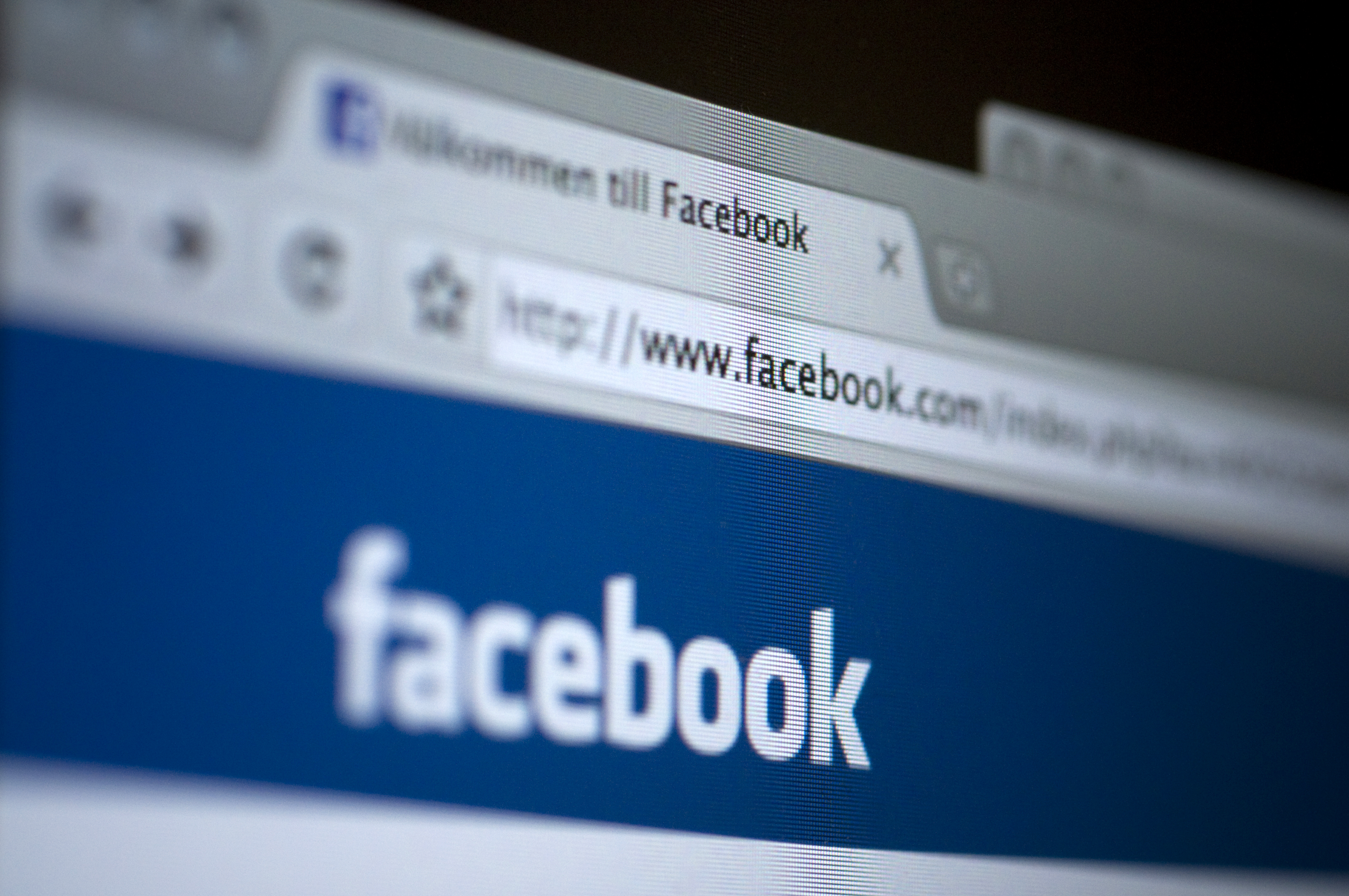 Facebookanvändares personuppgifter läcks ut trots begärd sekretess.