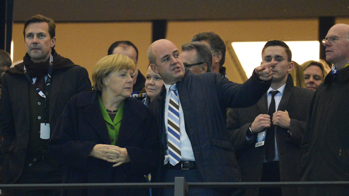 På fotboll med Angela Merkel.
