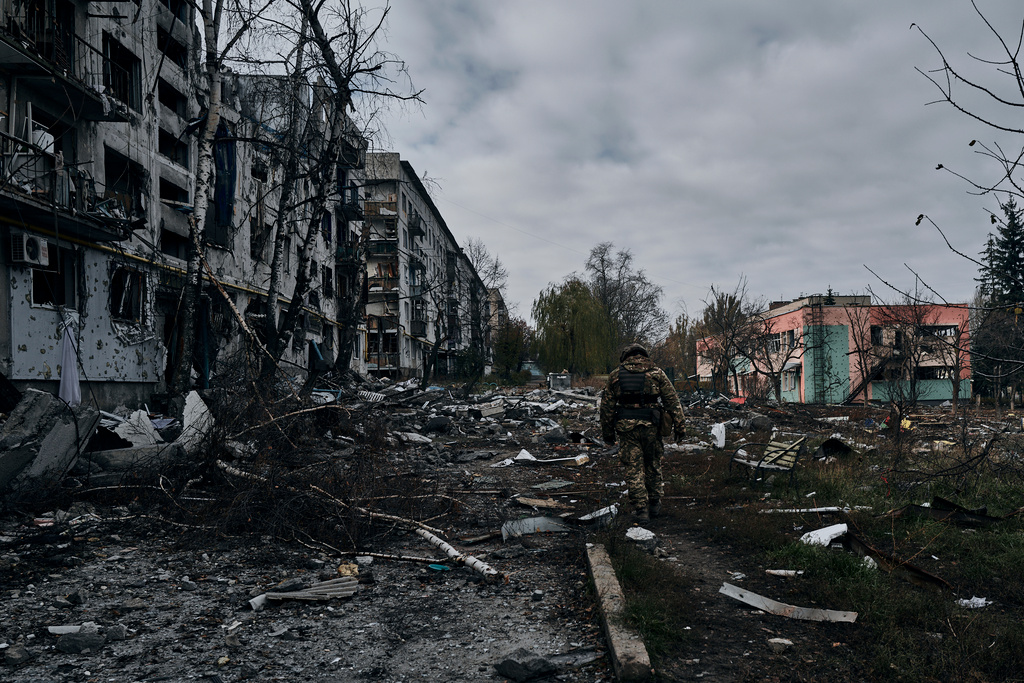 Svensken befann sig i Ukraina som volontärarbetare. Olyckan inträffade i samband med en evakuering av en skadad person vid fronten i Bachmut i östra Ukraina. Arkivbild från Bachmut.