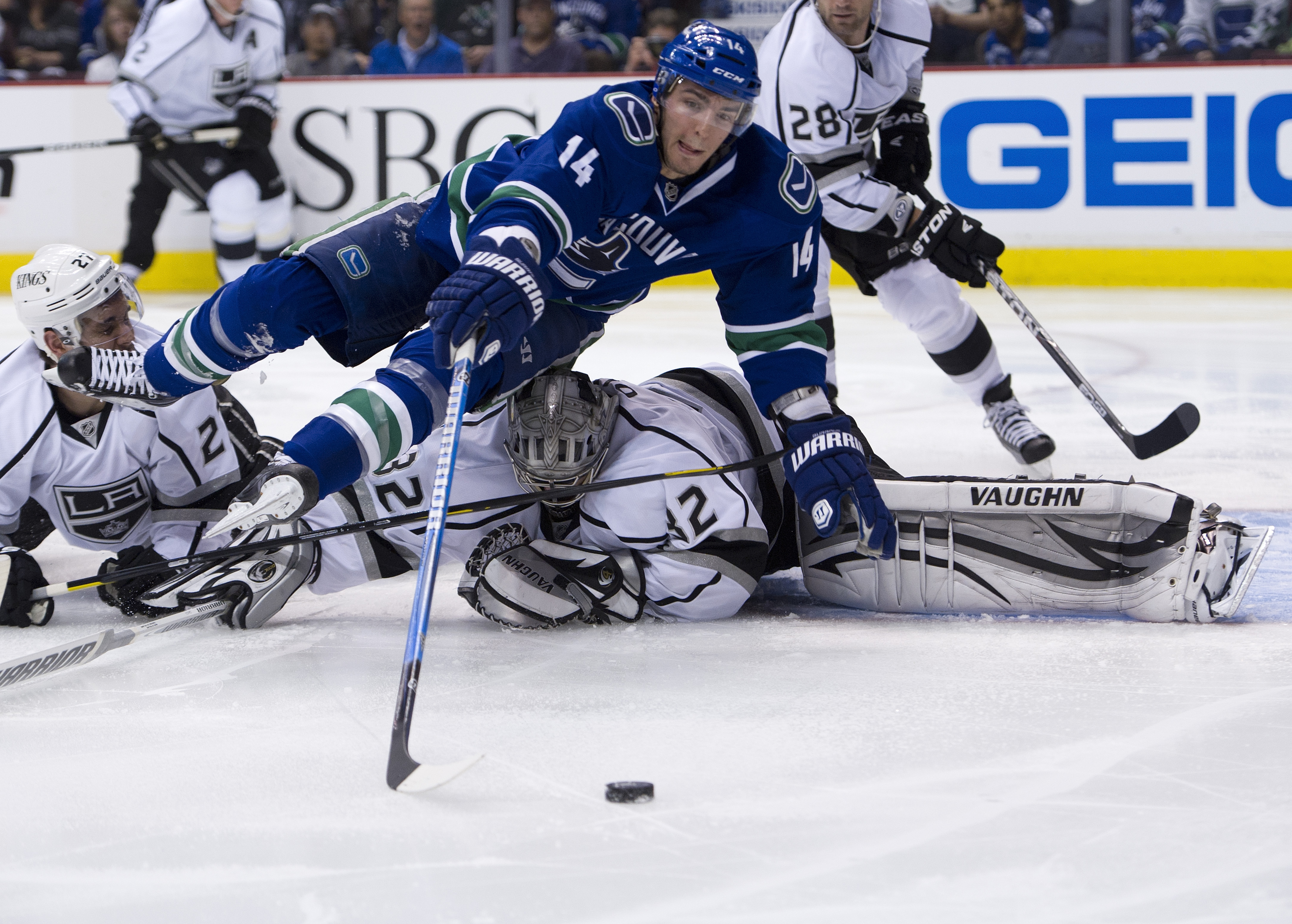 Inte heller Vancouver fick någon bra start på sitt slutspel. Kings blev för starka för Alexandre Burrows och hans lagkamrater. Inte heller Vancouver fick någon bra start på sitt slutspel. Kings blev för starka för Alexandre Burrows och hans lagkamrater.