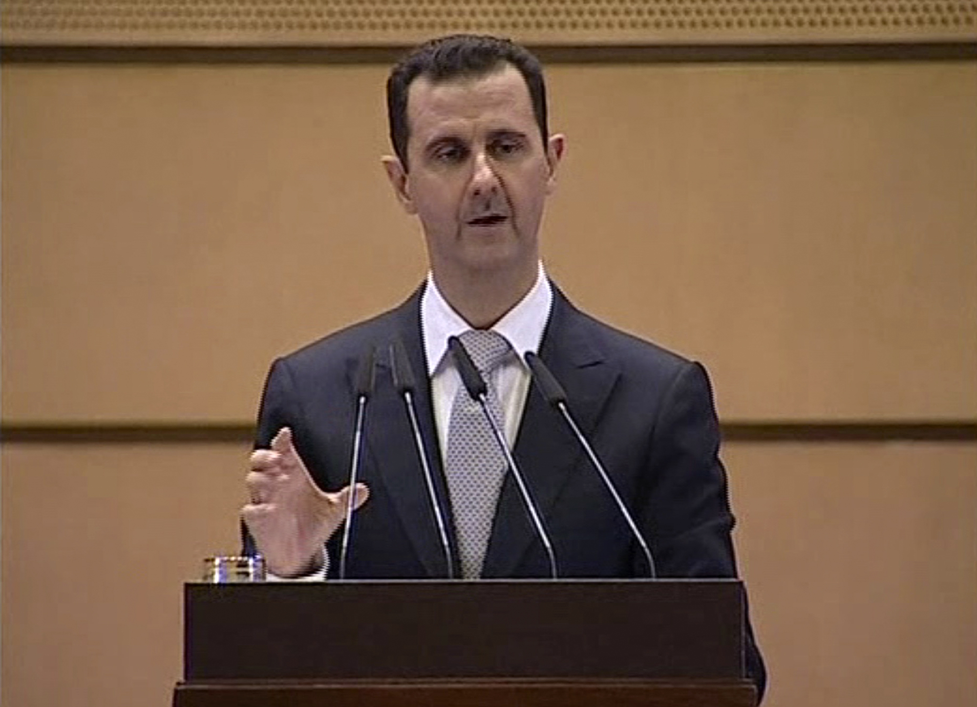 Västvärlden har lågt förtroende för president Bashar Assad.