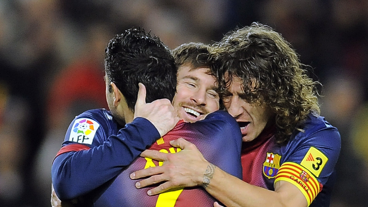 Barcelona-spelarna firar efter anvancemanget i Champions League.