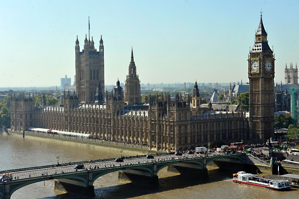 3. England vill behålla Big Ben och pubarna för sig själva. 3. England vill behålla Big Ben och pubarna för sig själva.