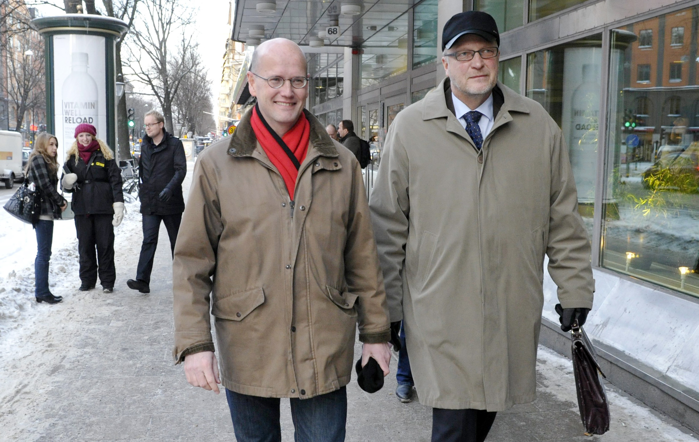 Till vänster, Thomas Östros, petad ekonomisk-politisk talesman, här tillsammans med Österberg.