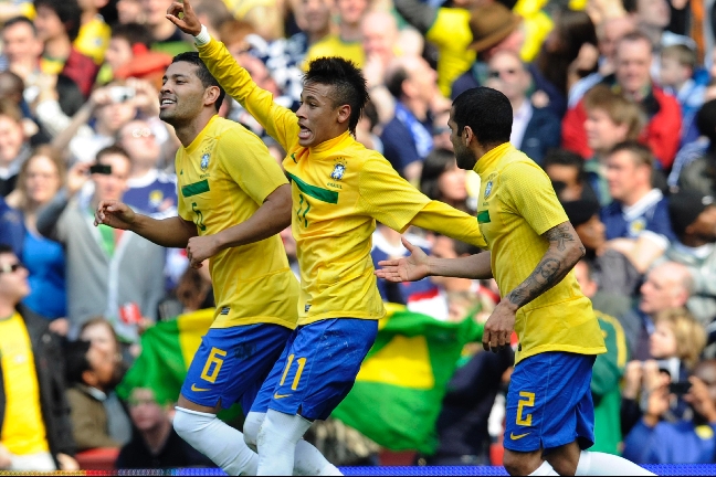 Här firar Neymar 1-0.