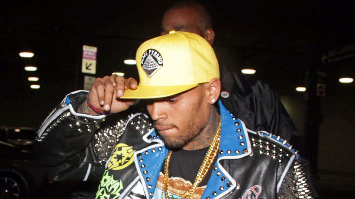 Chris Brown i en redig skinnpaj.