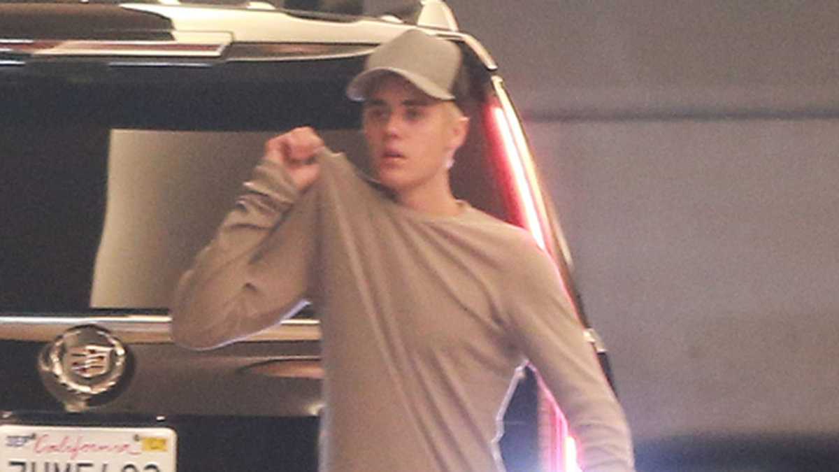 Justin Bieber på väg till sin kiropraktor. 