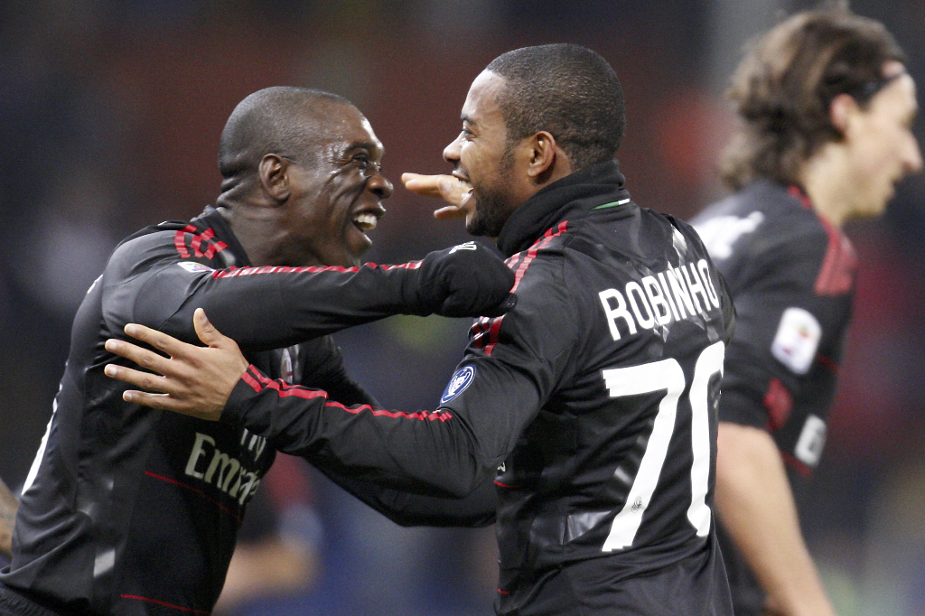 Här firar Robinho sitt mål tillsammans med Clarence Seedorf. Här firar Robinho sitt mål tillsammans med Clarence Seedorf.