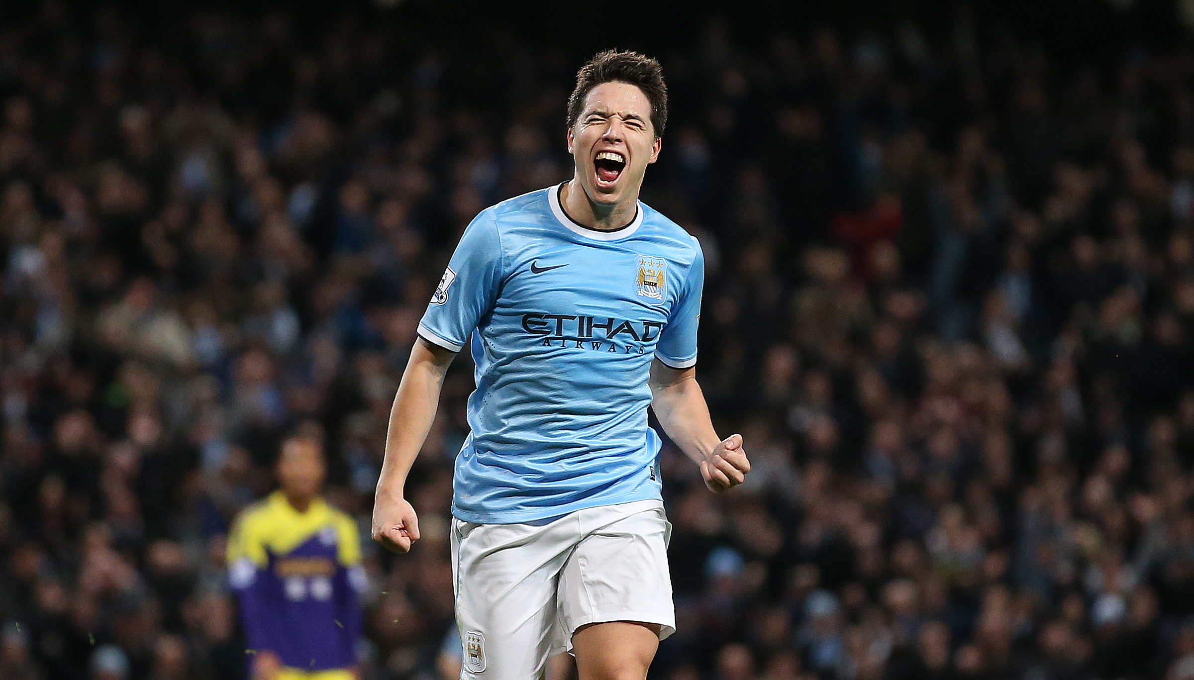 7. Samir Nasri tycks vilja bråka med allt och alla. Han bråkar i landslaget, klubblaget och Arsenals supportrar. En självisk fotbollsspelare. 7. Samir Nasri tycks vilja bråka med allt och alla. Han bråkar i landslaget, klubblaget och Arsenals supportrar. En självisk fotbollsspelare.