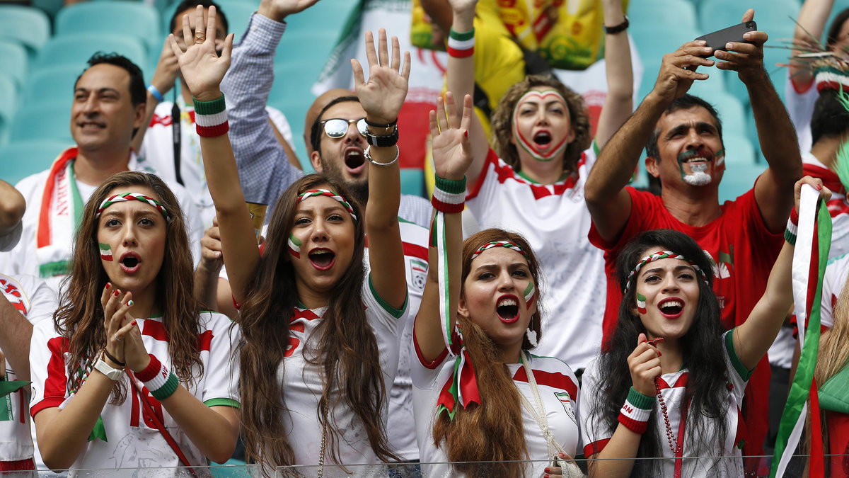 Frågan har kommit upp eftersom Iran just nu spelar Asiatiska mästerskapen i fotboll. 