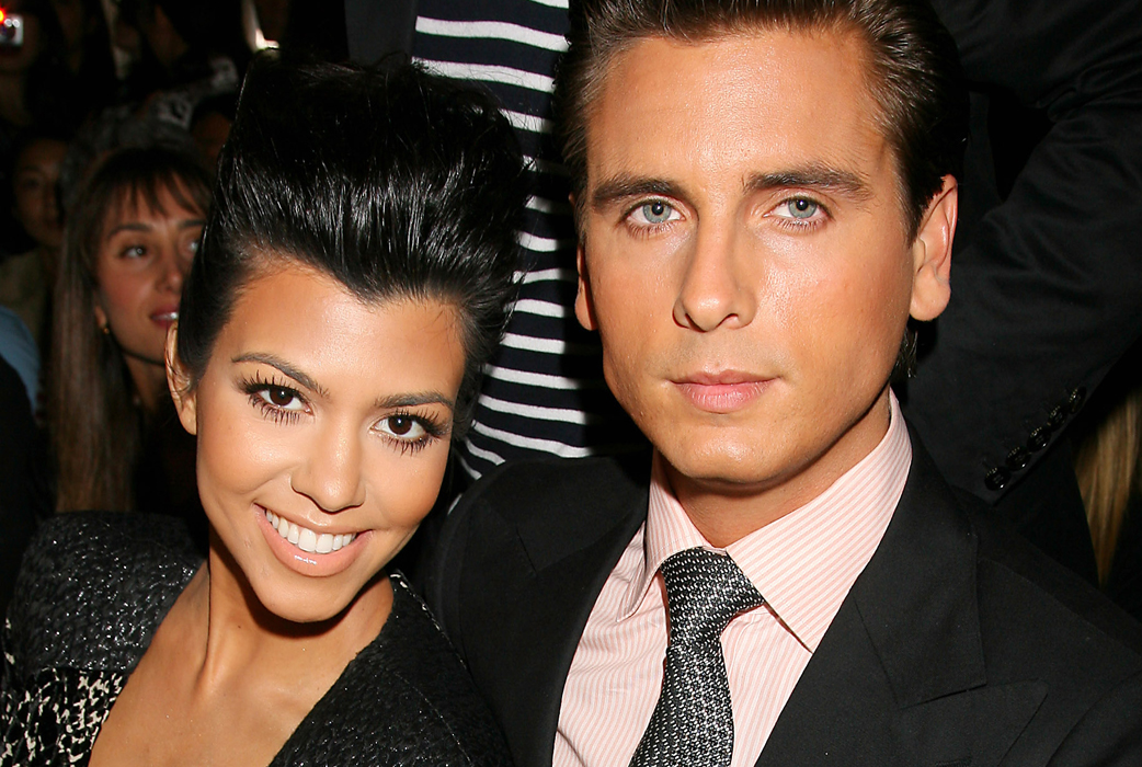 Korutney Kardashian behandlar Scott Disick som ett litet barn hela tiden. Enligt en källa till Star så ger hon honom guldklistermärken när han har "betett sig bra" – delvis byta blöja eller mata deras barn. När han har tjänat ihop 10 klistermärken belönas han med sex, avslöjade källan. Korutney Kardashian behandlar Scott Disick som ett litet barn hela tiden. Enligt en källa till Star så ger hon honom guldklistermärken när han har "betett sig bra" – delvis byta blöja eller mata deras barn. När han har tjänat ihop 10 klistermärken belönas han med sex, avslöjade källan.