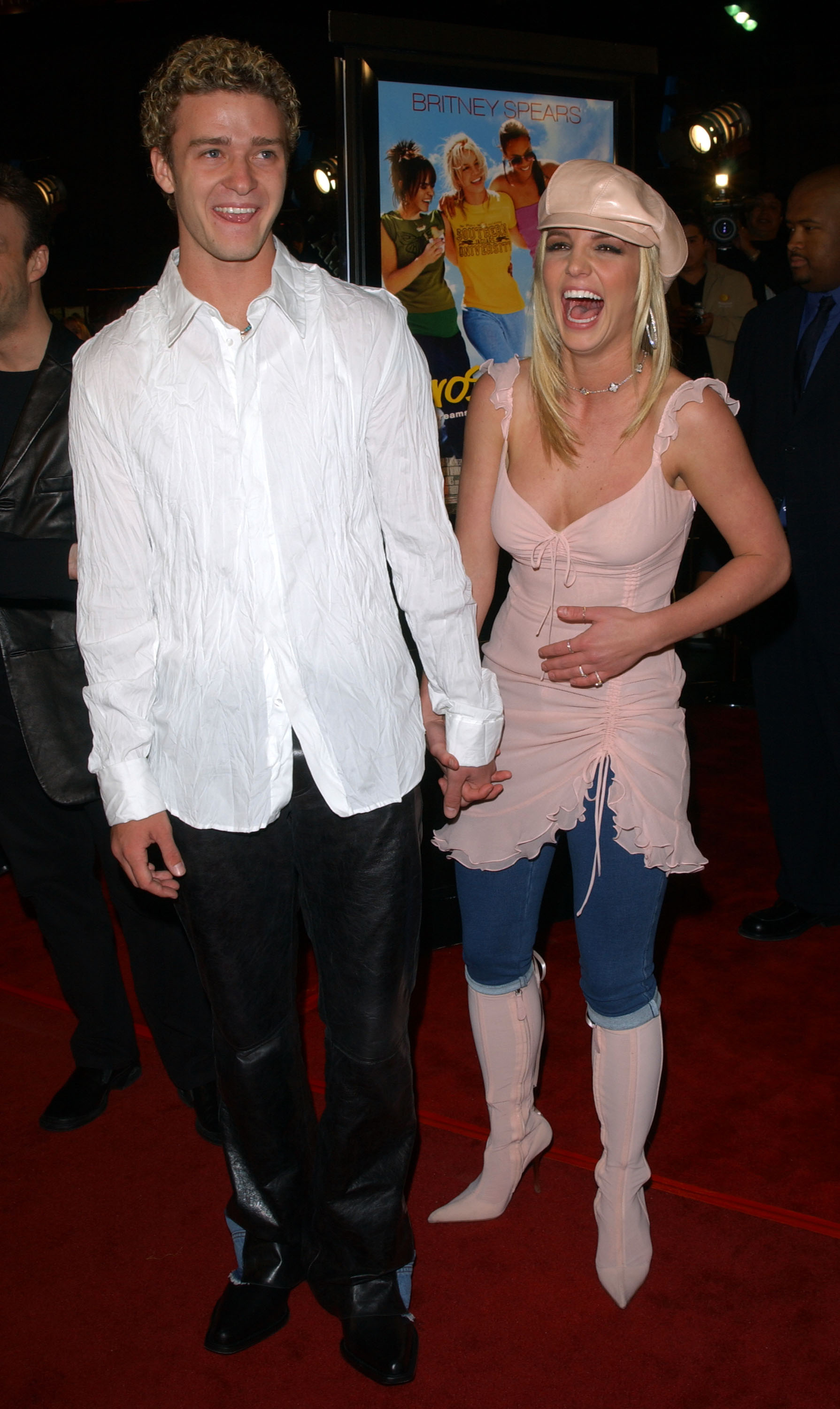 Justin Timberlake och Britney Spears lärde känna varandra redan som barn och var ett av de mest omtalade kändisparen på 90-talet. Justin och Britney bröt upp år 2002. Justin Timberlake och Britney Spears lärde känna varandra redan som barn och var ett av de mest omtalade kändisparen på 90-talet. Justin och Britney bröt upp år 2002.