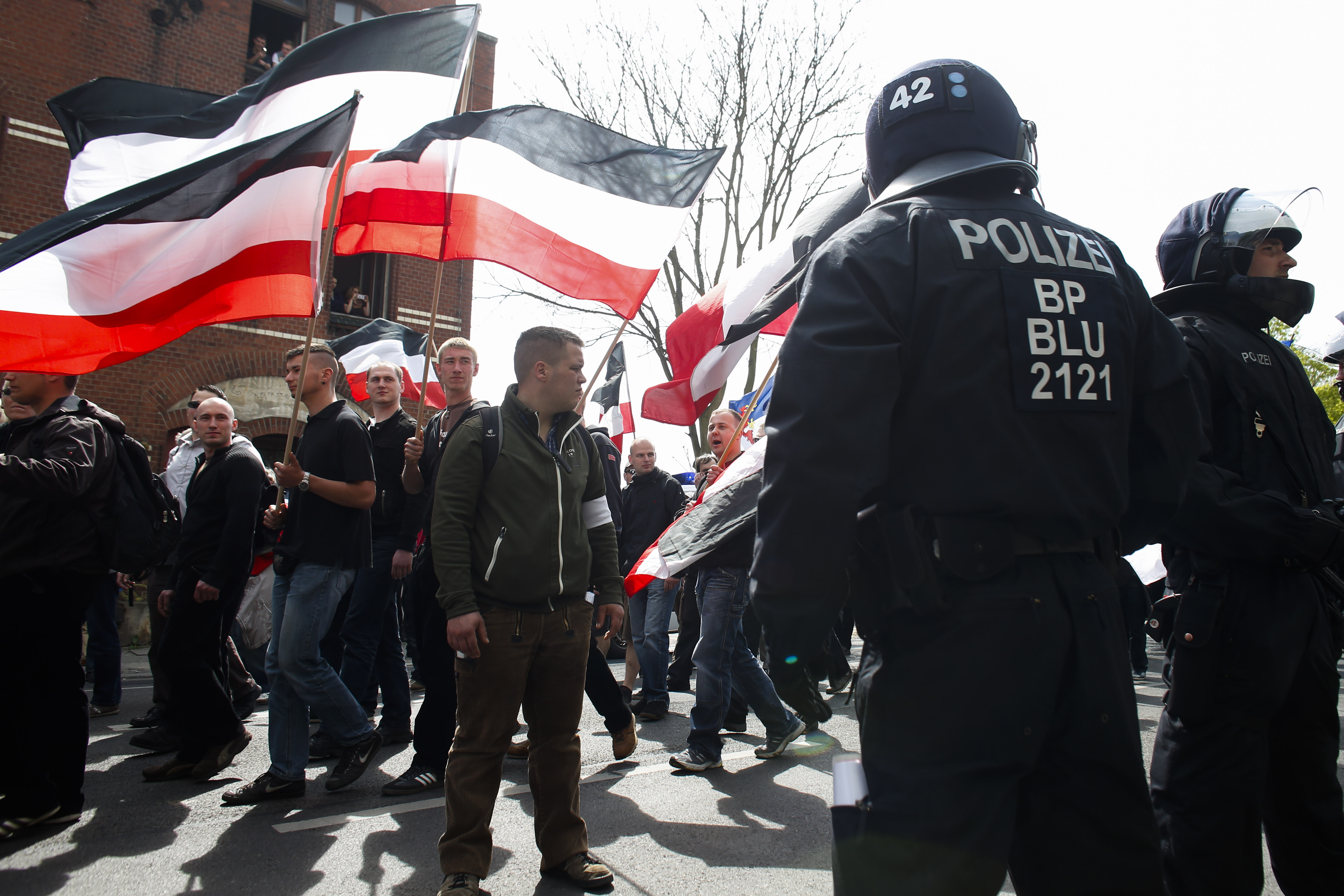 I Tyskland vann nazistiska Nationella demokratiska partiet, NPD, mark efter valet till EU-parlamentet. Det är det första nazistiska partiet att röstas fram sedan Adolf Hitler. I Tyskland vann nazistiska Nationella demokratiska partiet, NPD, mark efter valet till EU-parlamentet. Det är det första nazistiska partiet att röstas fram sedan Adolf Hitler.