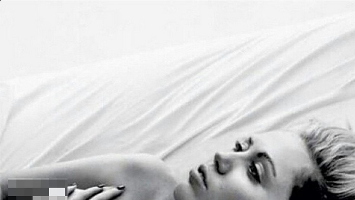 Miley Cyrus hade på känn att hennes bild skulle tas bort. Bilden la hon upp för att stödja kampanjen "Freethenipple". 