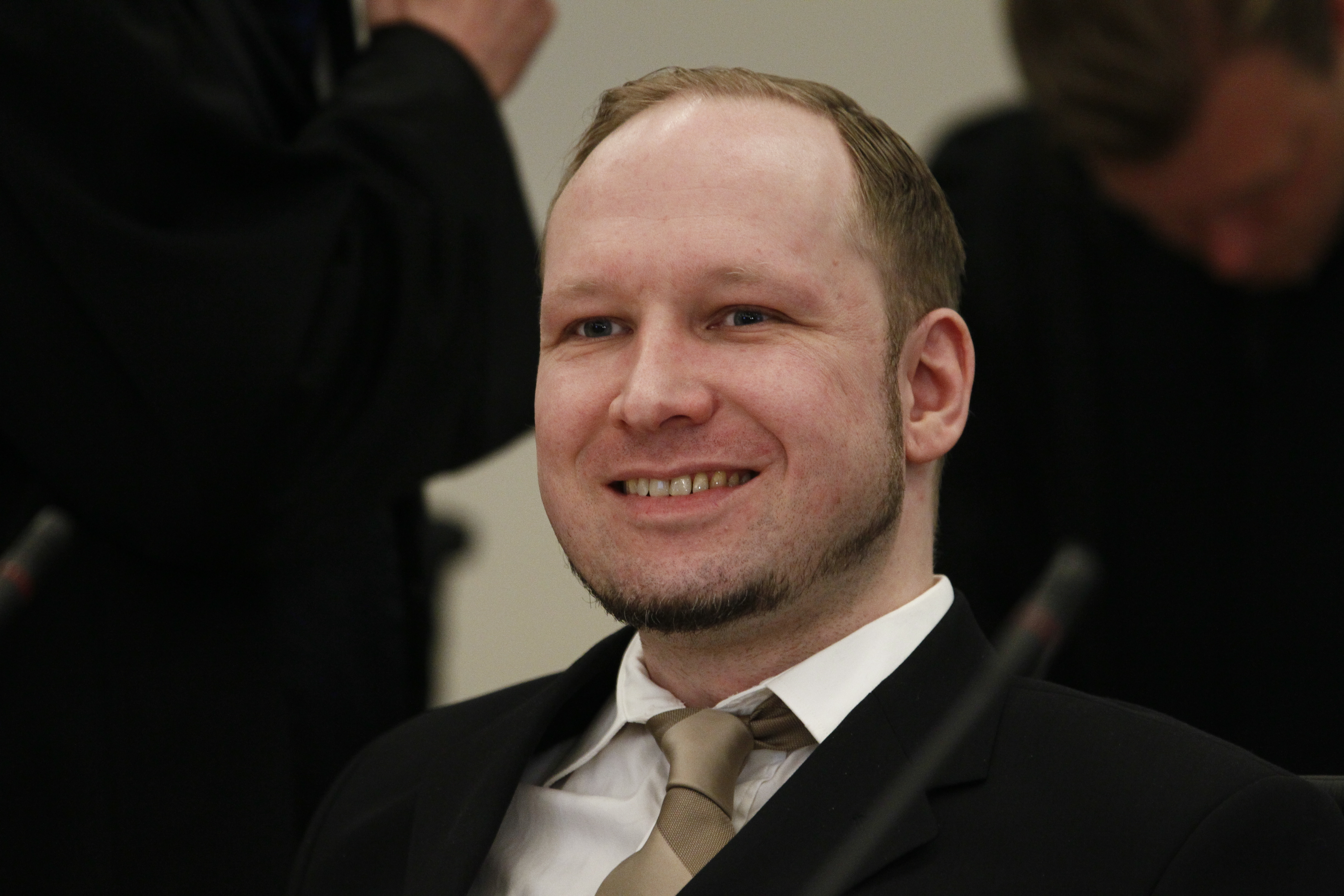 Breivik log brett när domaren tog upp fallet med facebookkommentaren. (Bilden är från måndagens förhandlingar)