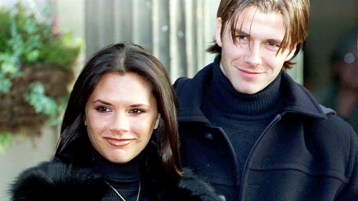 En ung "version" av paret Beckham, som här precis hade förlovat sig. Året är 1998.