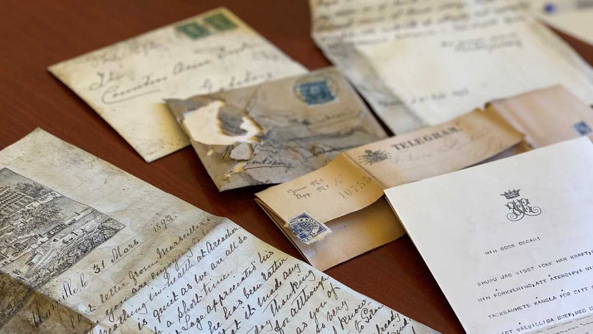 Omkring 100 brev, de flesta från 1890-talet, hittades på vinden vid renoveringen av en paradvilla i Göteborg.