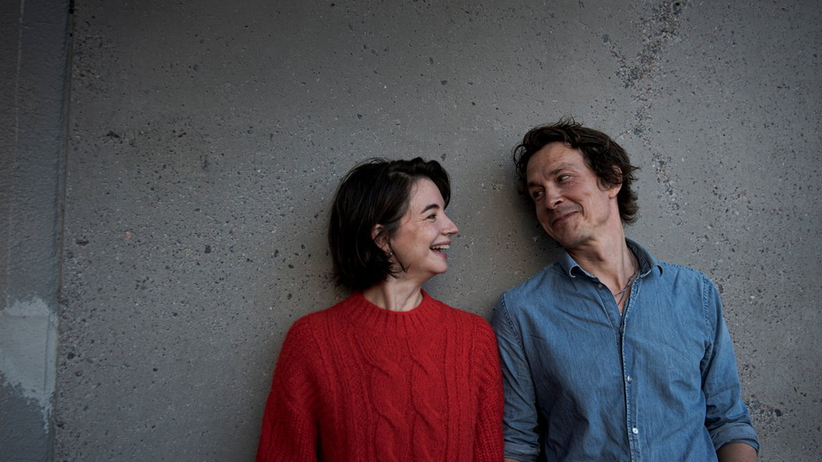 Louise Peterhoff och Oscar Töringe spelar huvudrollerna i 'Alltid vara vi' på Kulturhuset Stadsteatern.