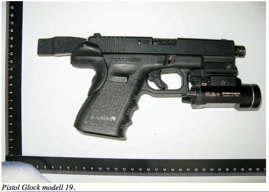 En Glock 19 med lasersikte. En Glock 19 med lasersikte.