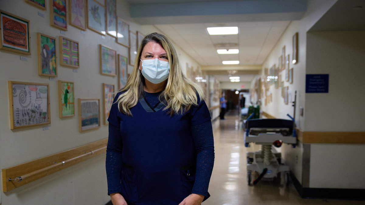 Karen O’Donnell Fountain märker av vågen av RS-smitta på sitt jobb som hyrsjuksköterska på ett sjukhus norr om New York. 'Det är hjärtskärande. Ingen vill se barn lida. De kämpar med att andas och går inte att trösta', säger Karen O’Donnell Fountain.