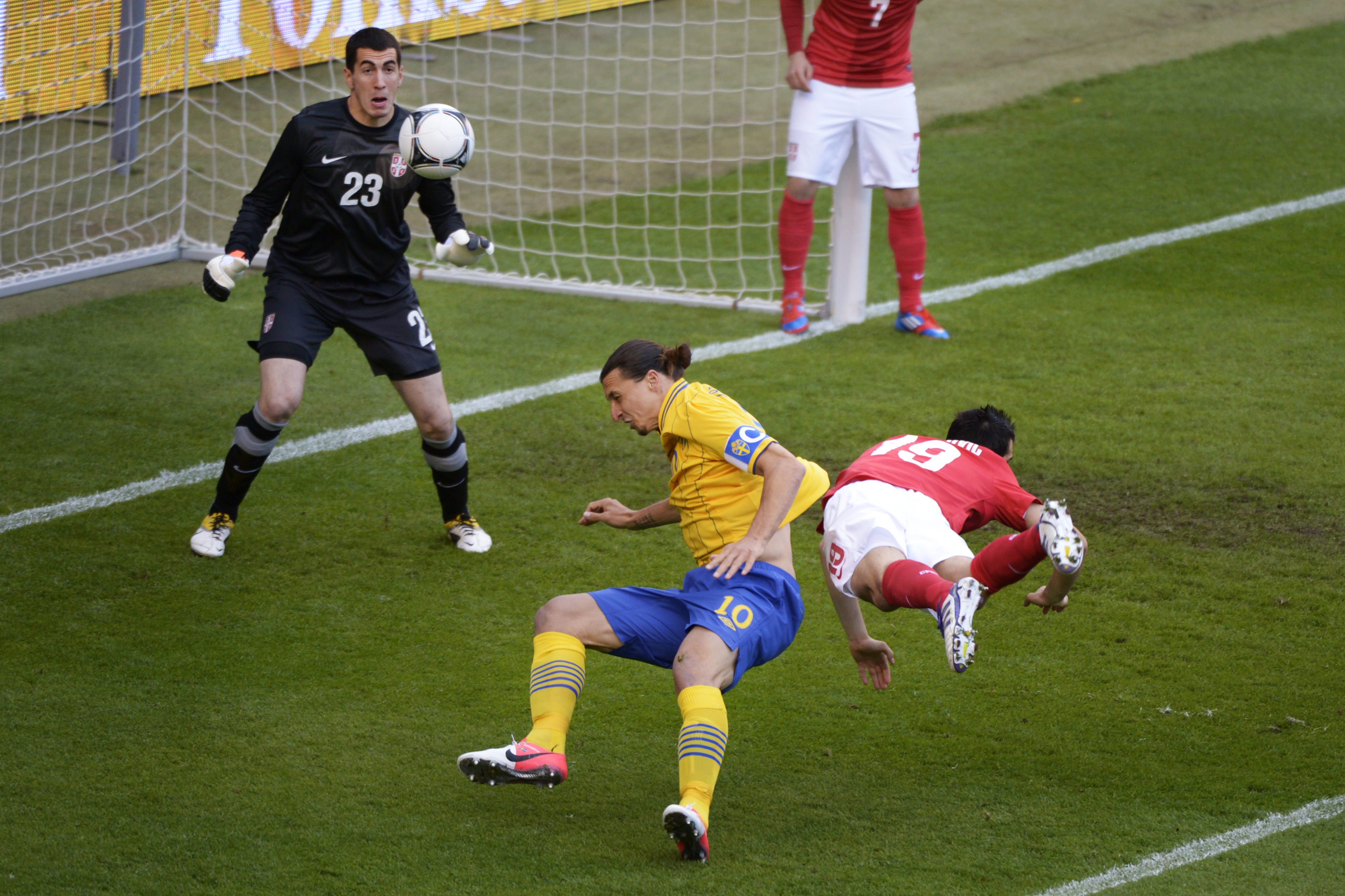 Zlatan gjorde inget spelmål, men väl ett straffmål. Zlatan gjorde inget spelmål, men väl ett straffmål.