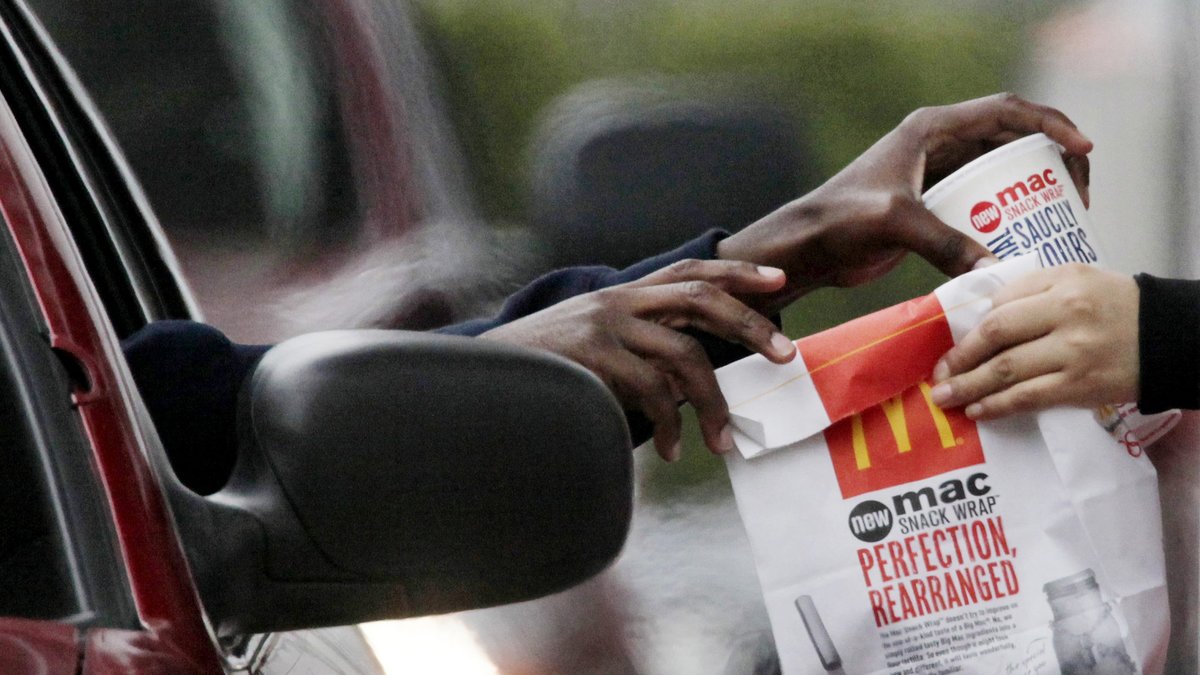 Enligt företagets egna beräkningar uppskattas cirka en av åtta arbetande amerikaner ha arbetat på McDonalds någon gång i sitt liv.