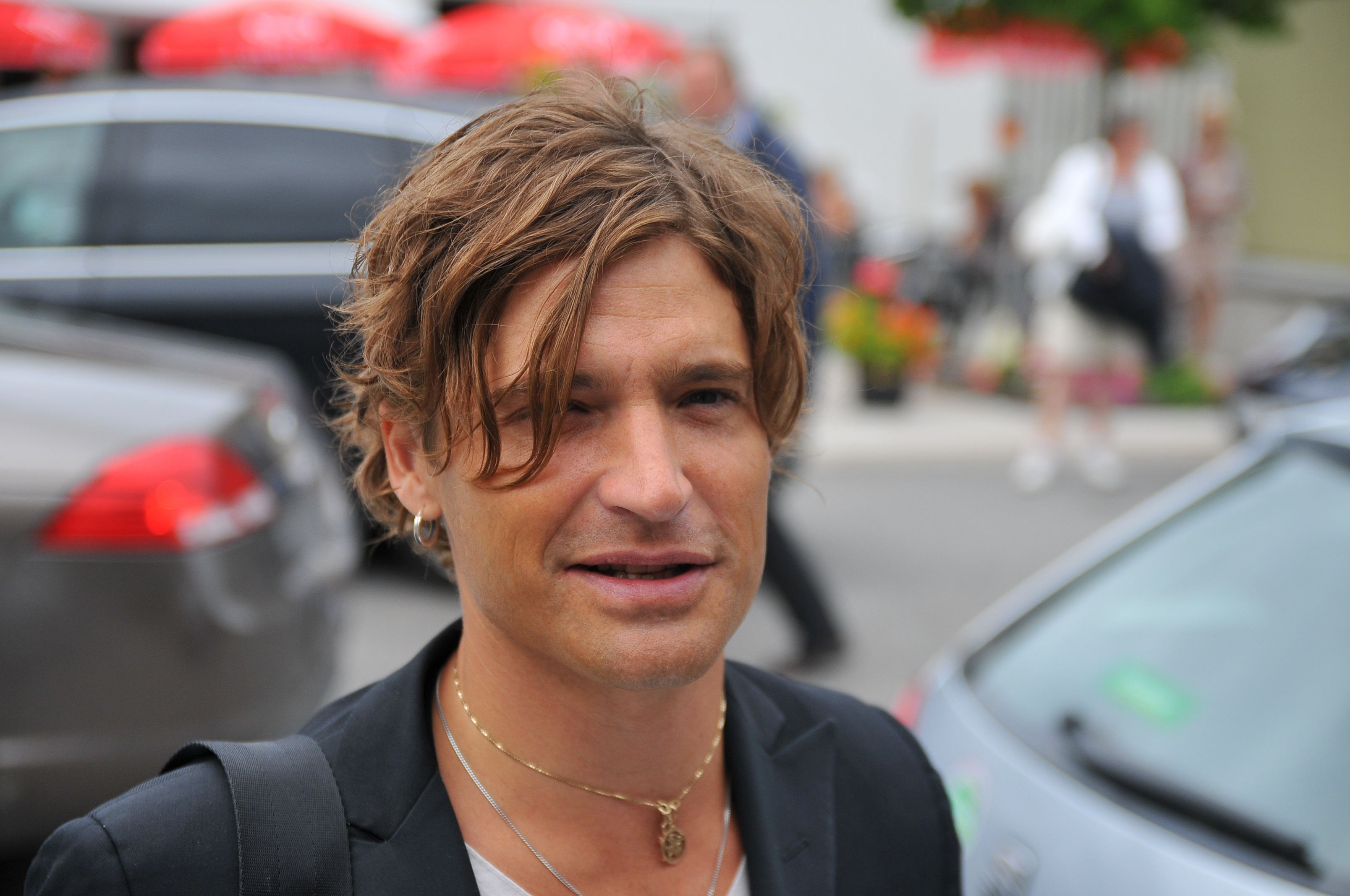 Andreas Johnson, 42, slog igenom 1999 med hiten "Glorious". Men efter att ha turnerat världen över blev det för mycket för musikern som tog en time out från rampljuset och musiken. Han gjorde sedan comeback i "Melodifestivalen". Andreas Johnson, 42, slog igenom 1999 med hiten "Glorious". Men efter att ha turnerat världen över blev det för mycket för musikern som tog en time out från rampljuset och musiken. Han gjorde sedan comeback i "Melodifestivalen".