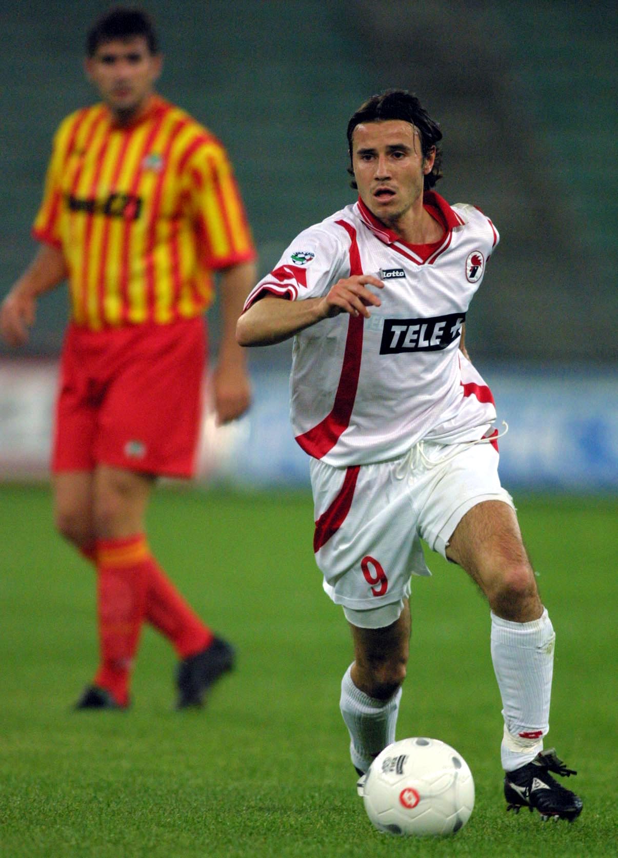 Yksel Osmanovski spelade med den skandalomsusade Cassano i Bari. 