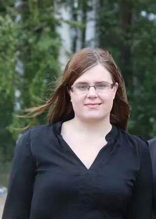 Emma Sandkvist är aktiv medlem i Sverigedemokratisk Ungdom.
