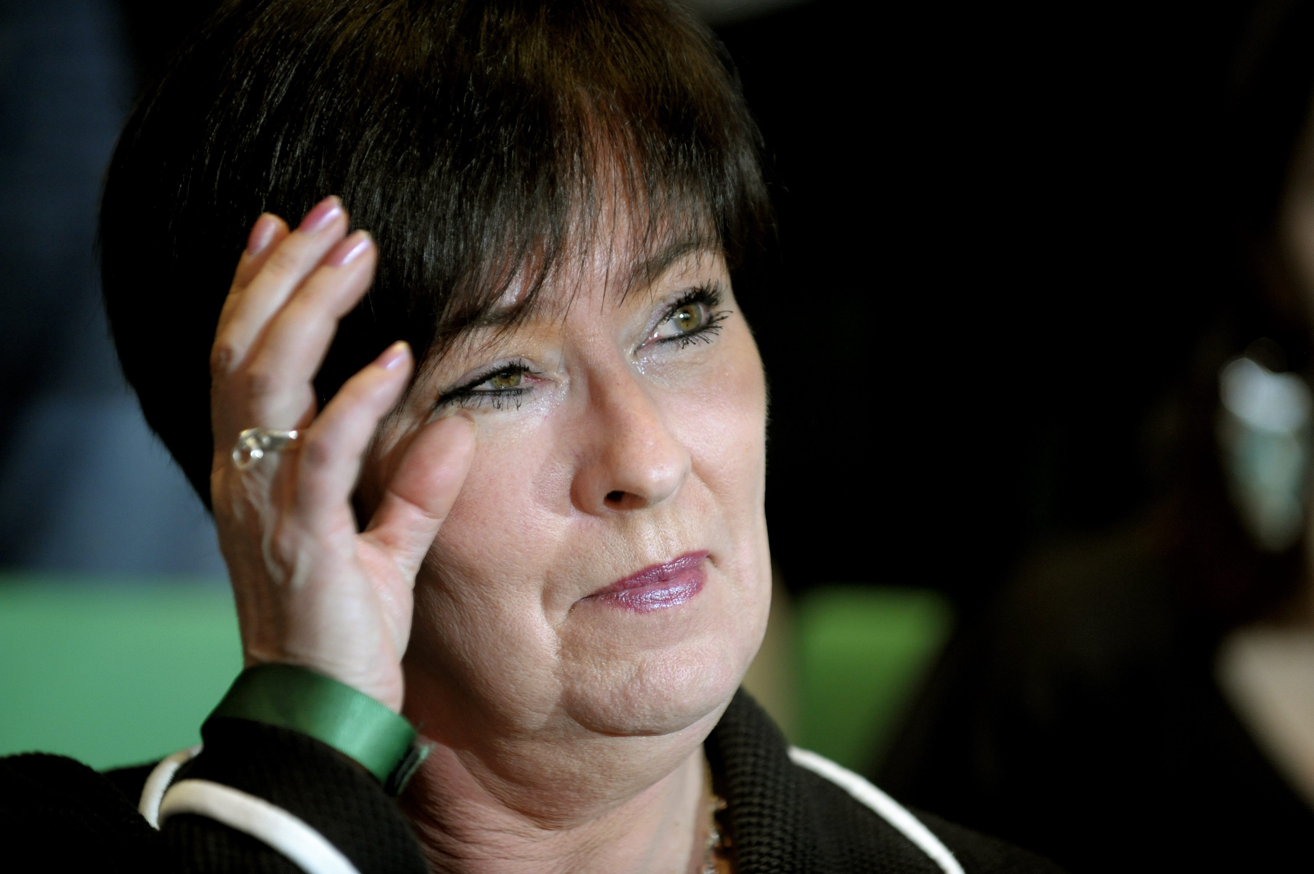 Förra partiordföranden Mona Sahlin är inte alls övertygad om att Juholt kommer att sitta kvar som partiordförande länge till.