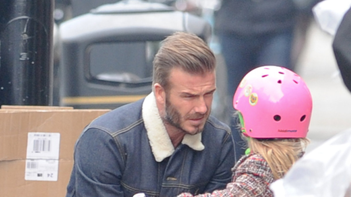 David Beckham och dottern Harper tar en tur i Notting Hill.