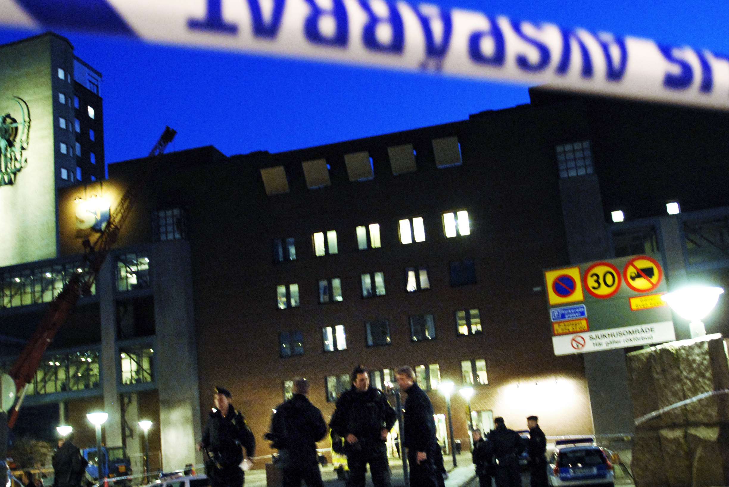 Polisen, Attack, Skottlossning, Misshandel, Ambulans, Sahlgrenska, Göteborg, Olycka, Brott och straff