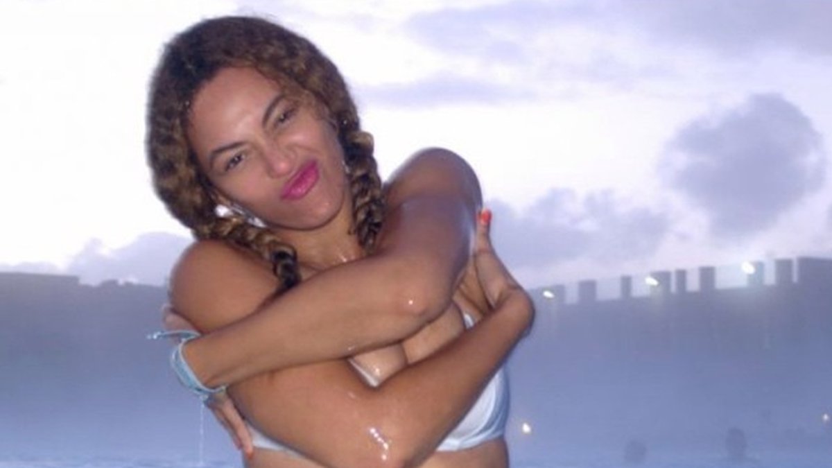 Beyoncé visar upp bild från semestern. 