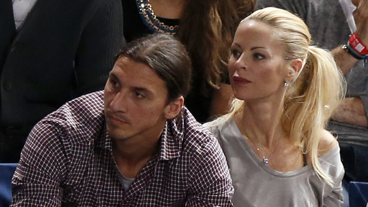 Här kollar Zlatan och Helena på tennis.