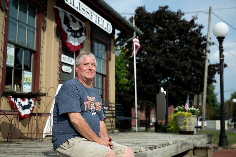 Försäkringstjänstemannen Glenn Newlin bor i Michigan och beskriver sig som konservativ och politiskt oberoende. Han är inte nöjd med Donald Trumps nystart i Vita huset. Foto från i höstas.