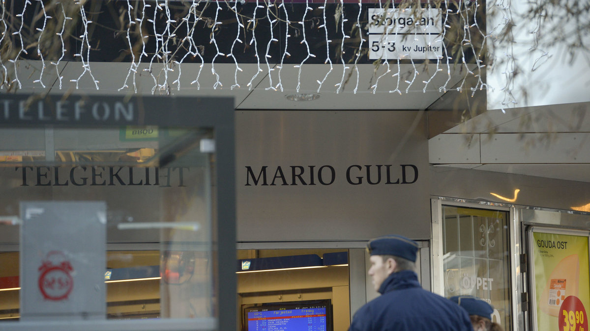 Det var butiken Marios Guld som rånades.