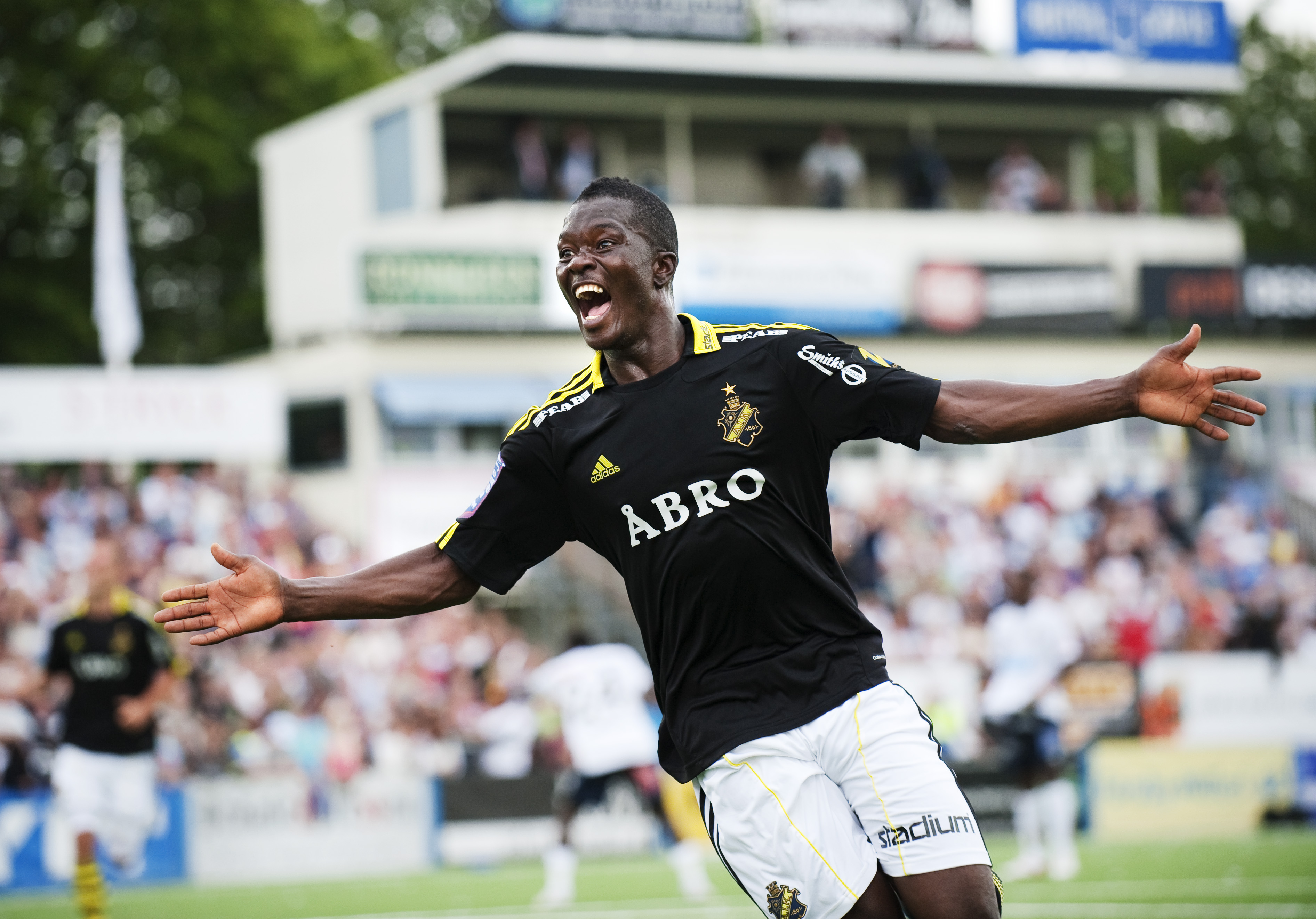 16. Teteh Bangura från AIK till Bursaspor för 24 miljoner kronor 2011. 16. Teteh Bangura från AIK till Bursaspor för 24 miljoner kronor 2011.