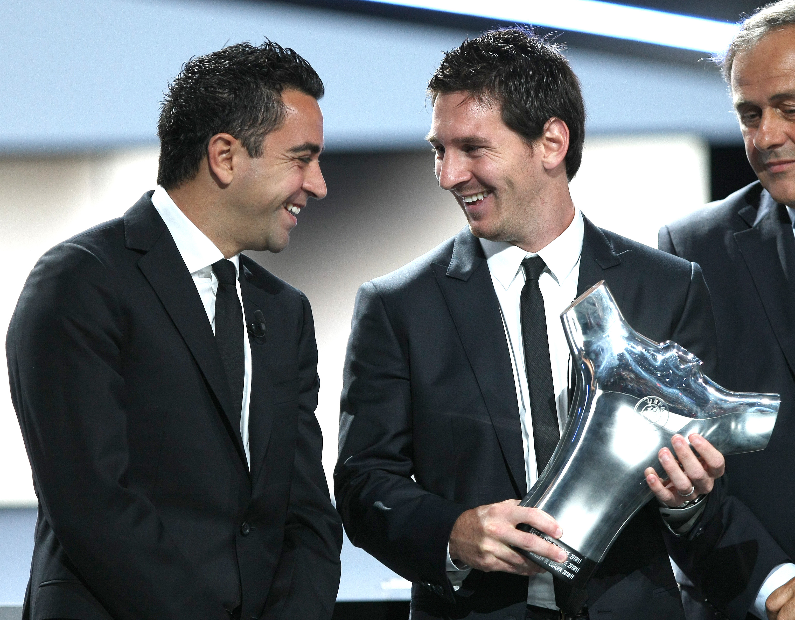 Messi tillsammans med sin vapendragare när han vann Uefa Champions League Player of the Year. 