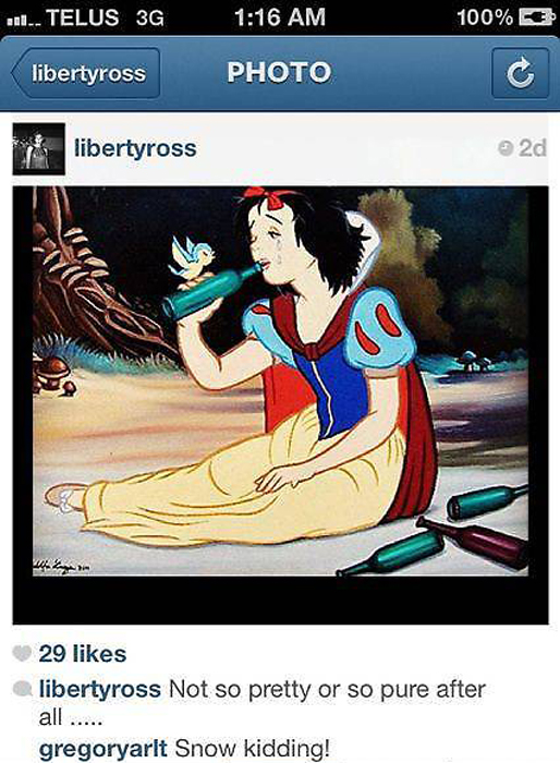 Rupert hade regisserat Kristen i filmen Snow White and the Huntsman, och Libertys pik var hård. Hon lade upp en bild på en supande Snövit och skrev att Snövit inte var så söt eller ren trots allt. Rupert hade regisserat Kristen i filmen Snow White and the Huntsman, och Libertys pik var hård. Hon lade upp en bild på en supande Snövit och skrev att Snövit inte var så söt eller ren trots allt.
