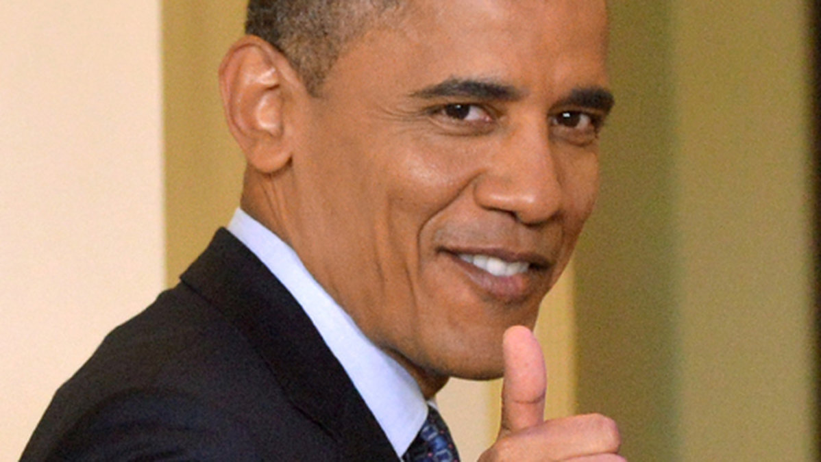 Barack Obama ger Hathaways rollinsats tummen upp. 