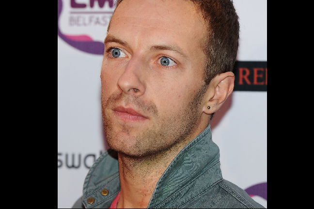 Coldplay-sångaren Chris Martin är en av artisterna som har offrat blod för välgörenhet.