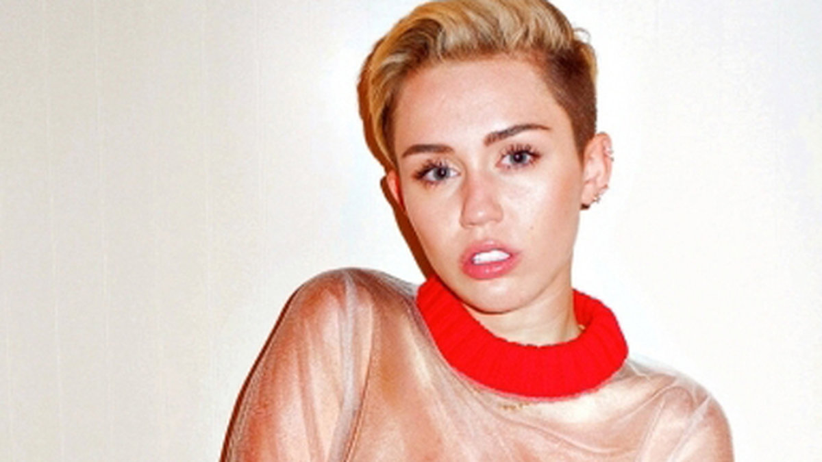 Miley kör genomskinlig top. 