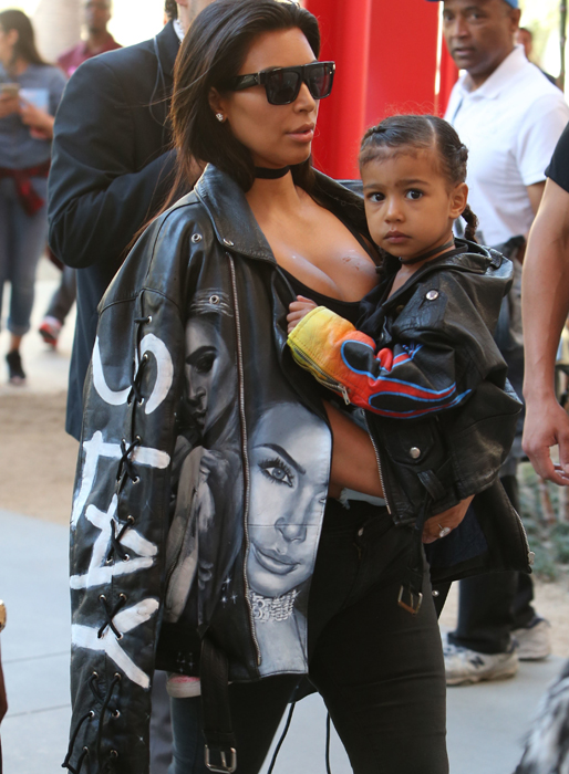 NAAAAW! Kim Kardashian med dottern North West i Beverly Hills. 