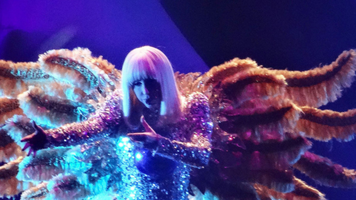 Lady Gaga på scen. 