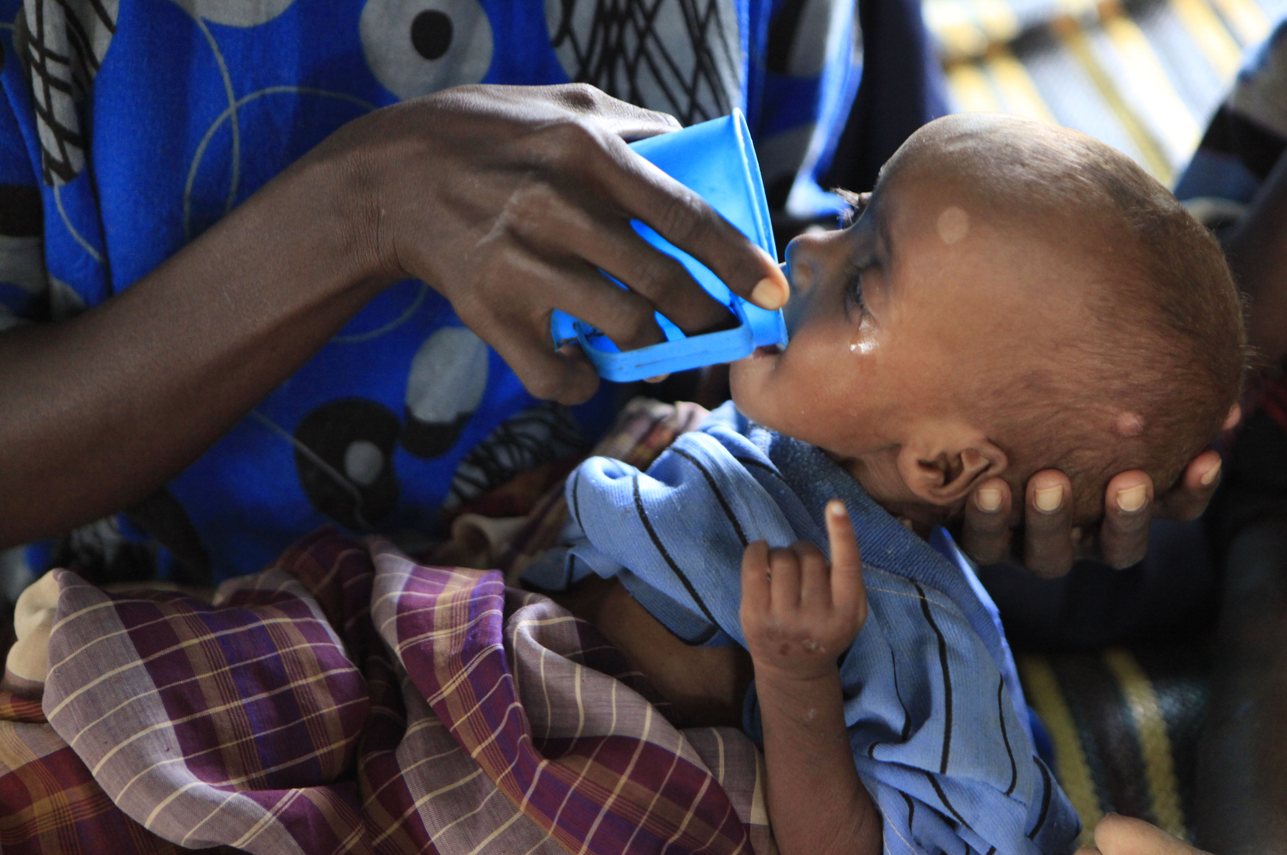 Varje dag dör 21 000 barn på grund av att de saknar sånt som vi tar för givet. Till exempel mat och vatten. För 400 miljoner skulle Unicef kunna bygga runt 4000 näringskliniker för undernärda barn.
